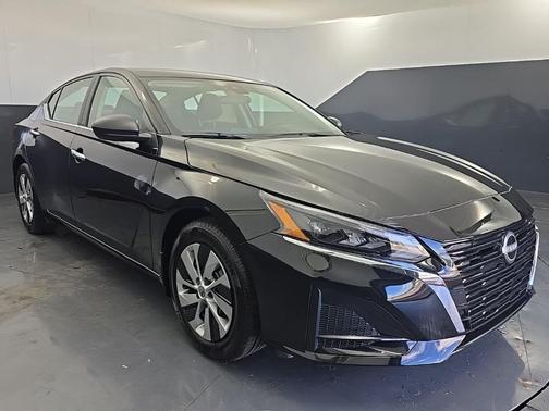 2025 Nissan Altima S FWD