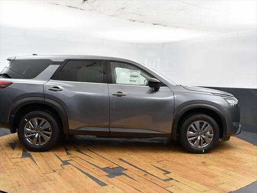 2025 Nissan Pathfinder S