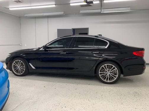 Black 2018 BMW 530 xDrive