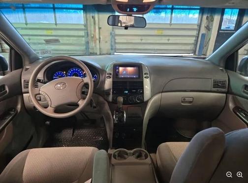 2009 Toyota Sienna LE