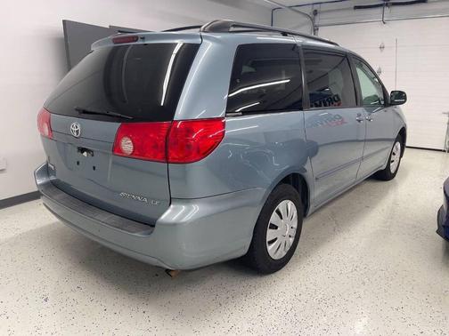 2009 Toyota Sienna LE