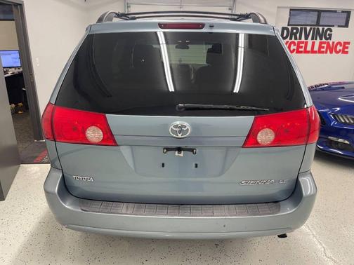 2009 Toyota Sienna LE