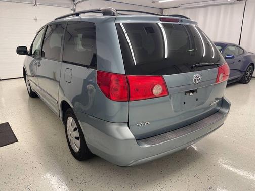 2009 Toyota Sienna LE