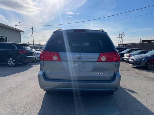 2010 Toyota Sienna LE