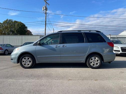 2010 Toyota Sienna LE