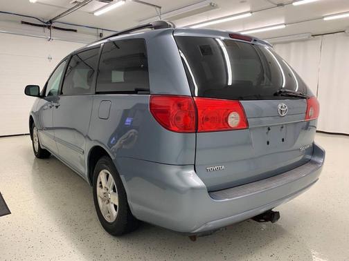 2010 Toyota Sienna LE