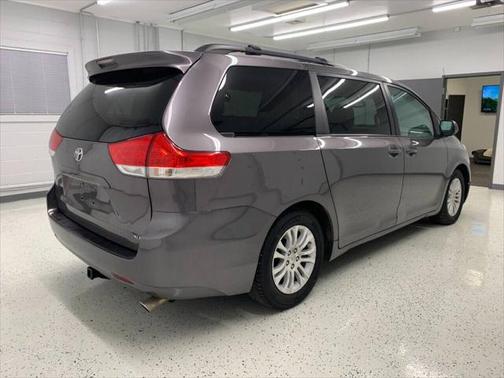 2011 Toyota Sienna XLE