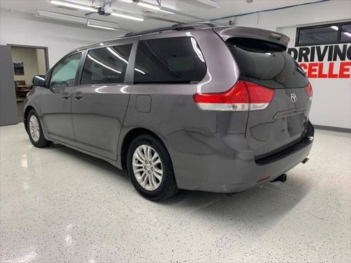 2011 Toyota Sienna XLE