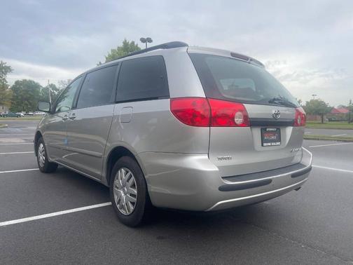 2010 Toyota Sienna LE