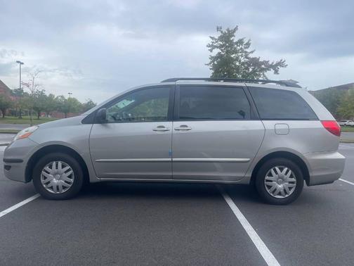 2010 Toyota Sienna LE