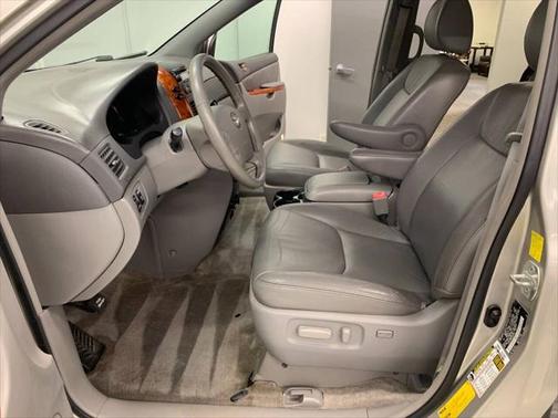 2010 Toyota Sienna XLE