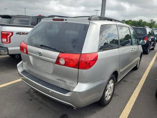 2010 Toyota Sienna XLE