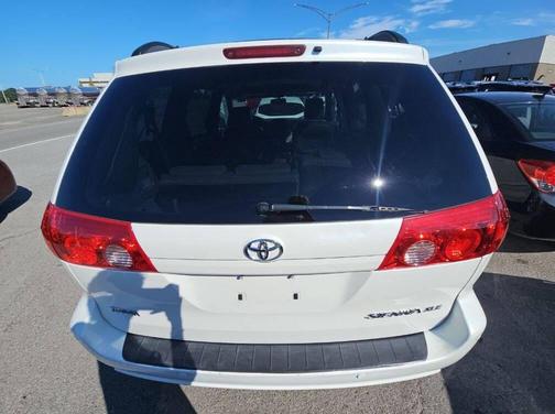 2010 Toyota Sienna XLE