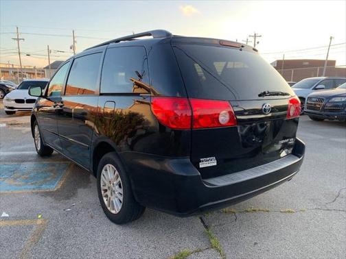 2008 Toyota Sienna LE