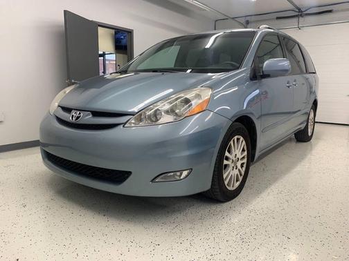 2008 Toyota Sienna XLE