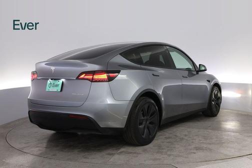 2024 Tesla Model Y Long Range Dual Motor All-Wheel Drive
