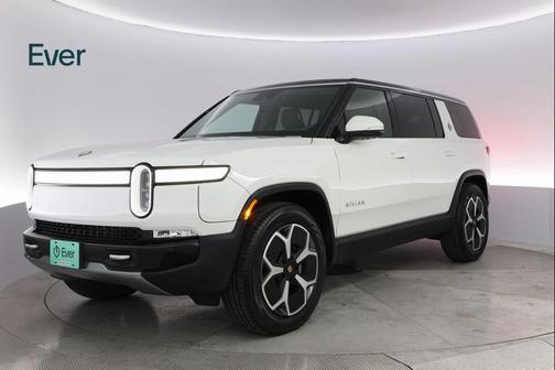2024 Rivian R1S Adventure
