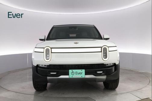 2024 Rivian R1S Adventure
