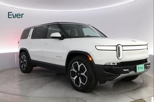 2024 Rivian R1S Adventure