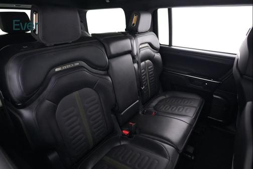 Silver 2026 Rivian R1S Performance Dual Motor Max Pack