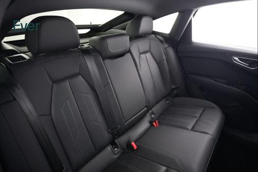 Navarra Blue Metallic 2024 Audi Q4 e-tron Prestige 50 quattro