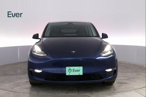 2022 Tesla Model Y Long Range Dual Motor All-Wheel Drive