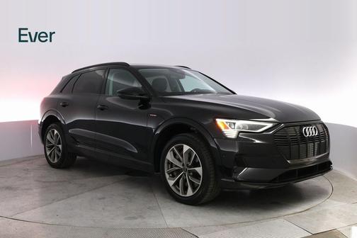 2021 Audi e-tron Premium Plus