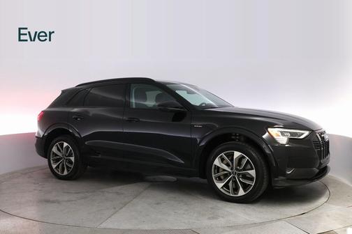 2021 Audi e-tron Premium Plus