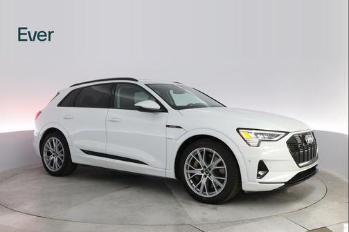 2021 Audi e-tron Prestige