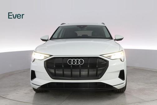 2021 Audi e-tron Prestige