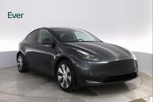 2024 Tesla Model Y Standard Range