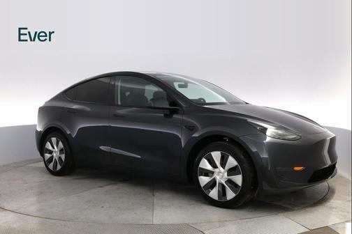 2024 Tesla Model Y Standard Range