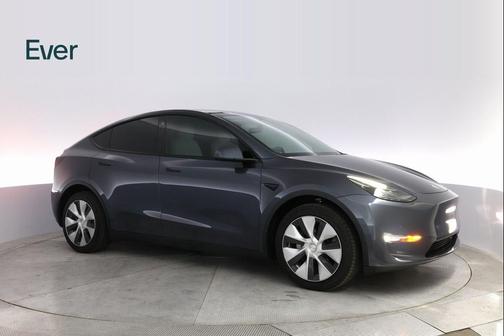 2022 Tesla Model Y Long Range Dual Motor All-Wheel Drive