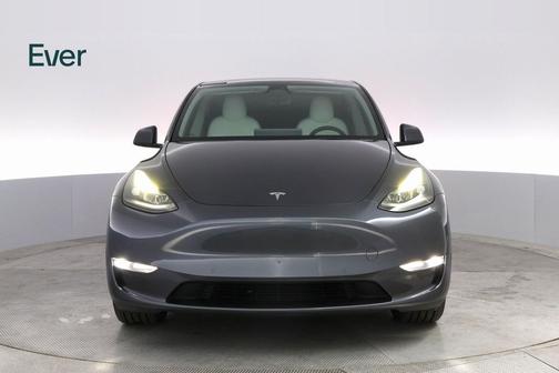 2022 Tesla Model Y Long Range Dual Motor All-Wheel Drive