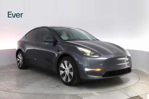 2022 Tesla Model Y Long Range Dual Motor All-Wheel Drive