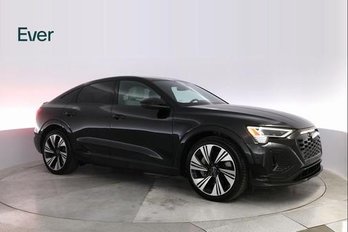 2024 Audi Q8 e-tron Prestige