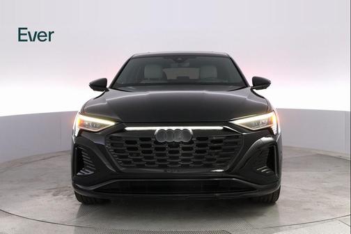 2024 Audi Q8 e-tron Prestige