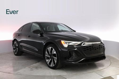 2024 Audi Q8 e-tron Prestige