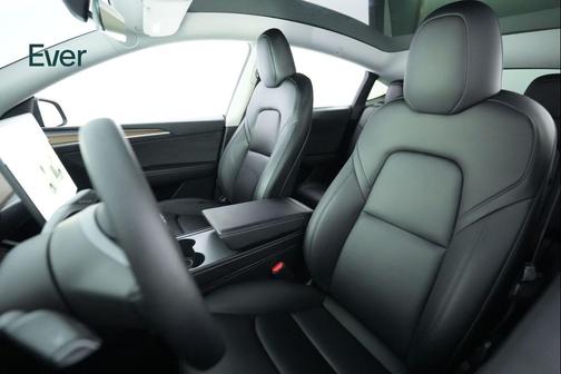 2023 Tesla Model Y RWD