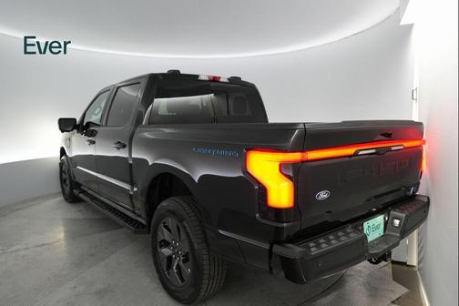 2024 Ford F-150 Lightning LARIAT