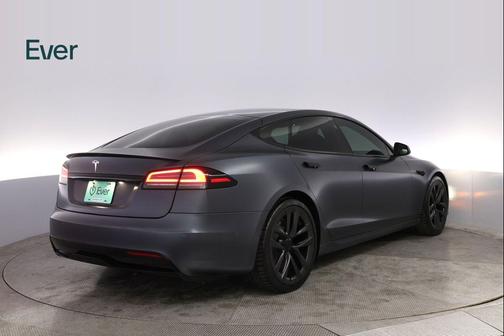 2022 Tesla Model S Plaid