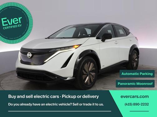 Everest White Pearl Tricoat/Black Diamond Pearl 2023 Nissan ARIYA PREMIERE