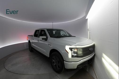 2023 Ford F-150 Lightning LARIAT