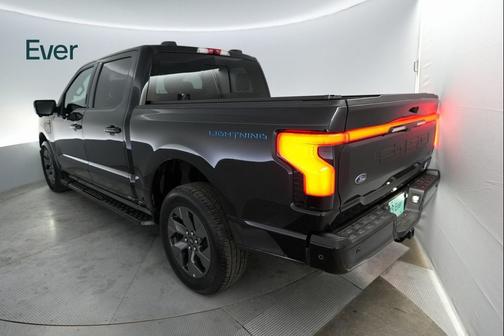 2022 Ford F-150 Lightning LARIAT
