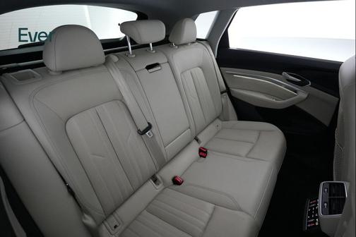 2024 Audi Q8 e-tron Premium Plus