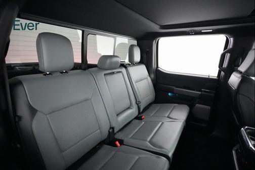 2024 Ford F-150 Lightning LARIAT
