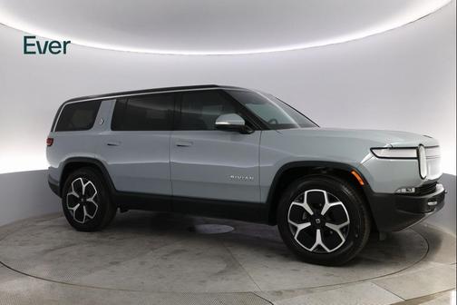 2024 Rivian R1S Adventure