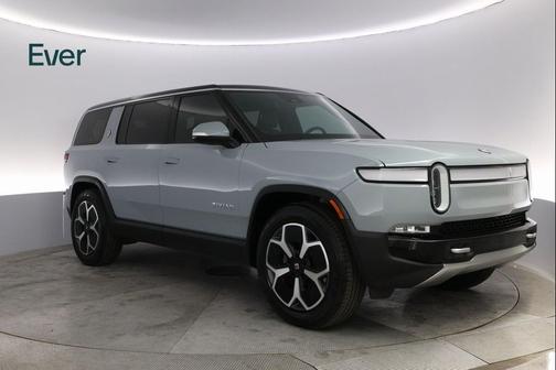 2024 Rivian R1S Adventure