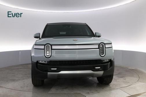 2024 Rivian R1S Adventure