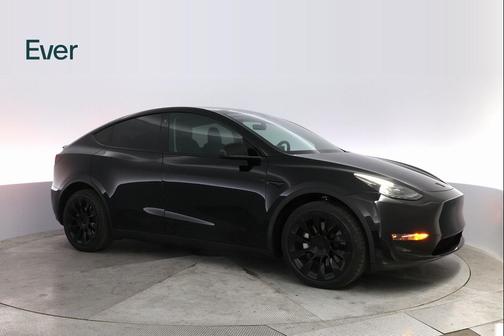 2022 Tesla Model Y Long Range Dual Motor All-Wheel Drive